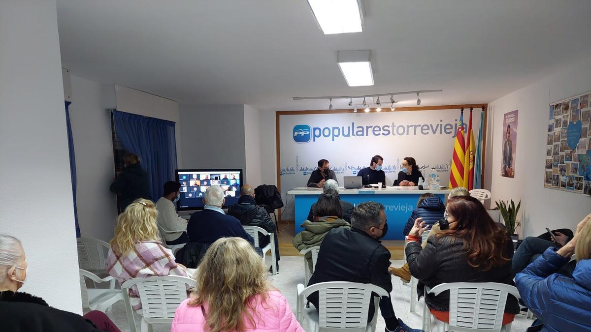 Imagen de la reunión del comité de direrección del PP de Torrevieja este lunes