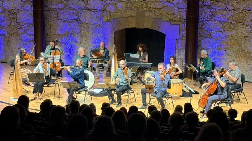 La música celta pone banda sonora al Día del Turismo en Oviedo
