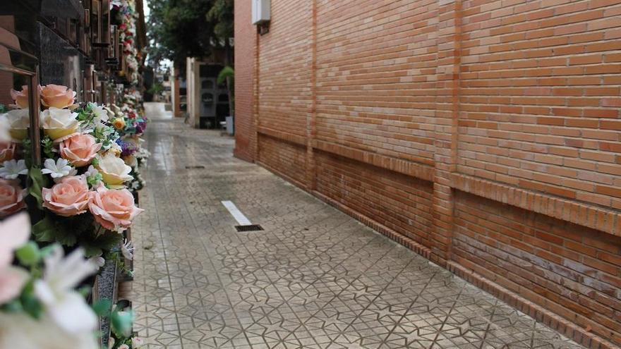 Jumilla permite el envío de flores al cementerio a través de floristerías