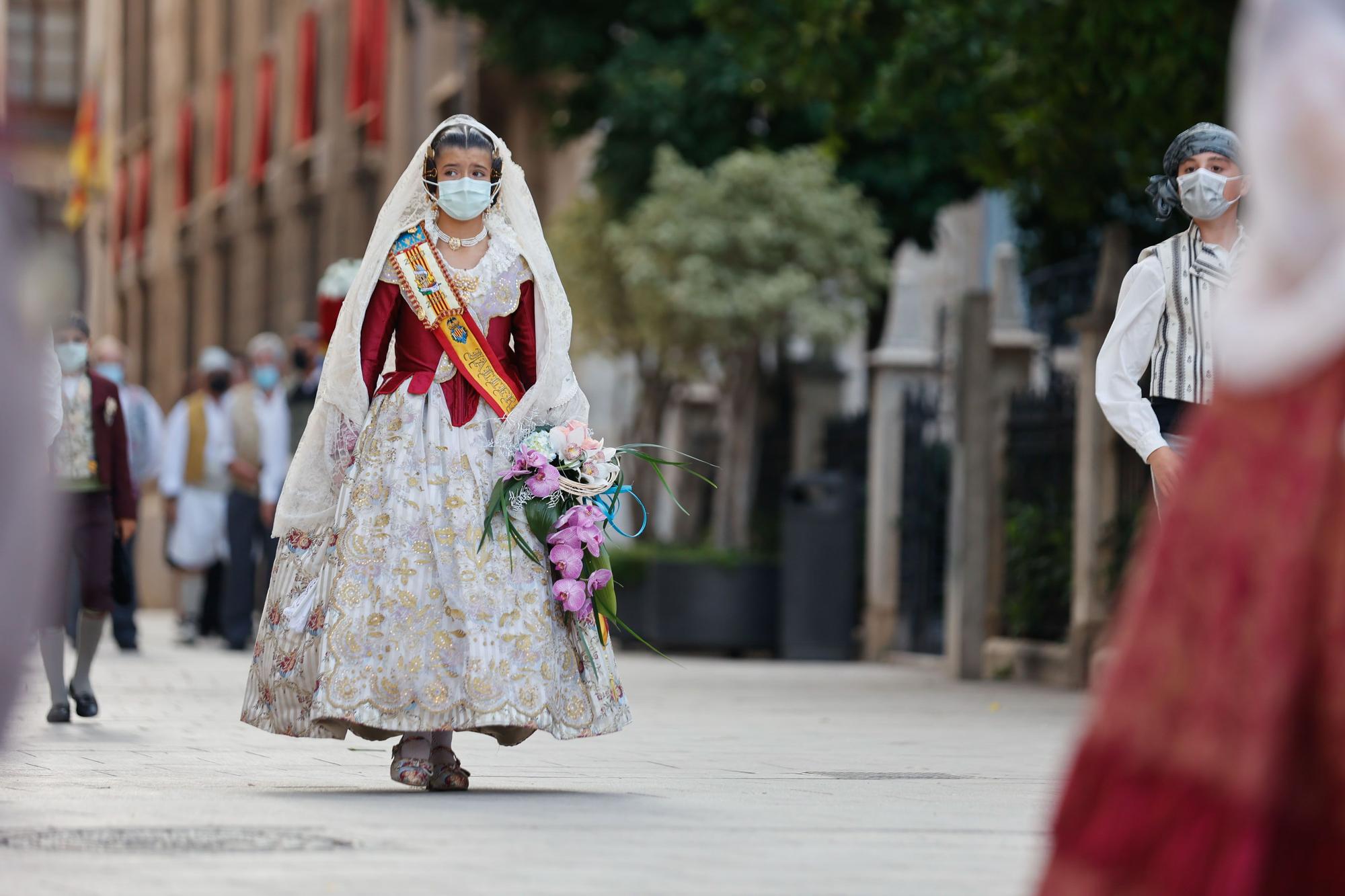 Búscate en el segundo día de Ofrenda por la calle Caballeros (entre las 18.00 y las 19.00 horas)