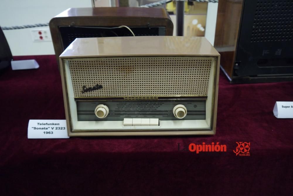 Exposición de radios antiguas en Cieza