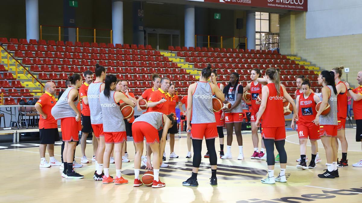 La selección española de baloncesto femenino en Córdoba