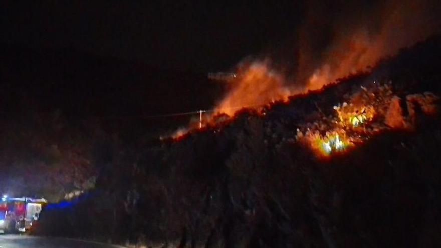 L'incendi forestal a Portbou