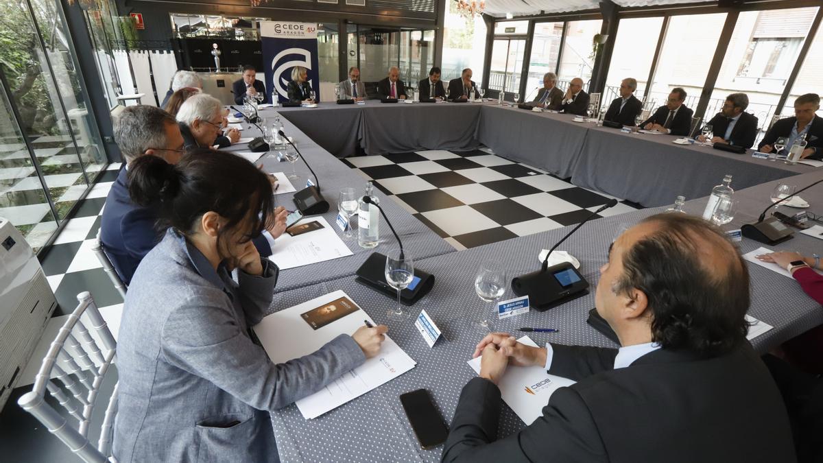 Una reunión del Consejo Empresarial de la CEOE Aragón, formado por directivos de las grandes compañías.