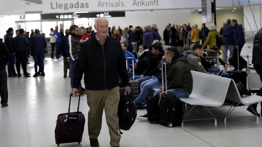 Aglomeraciones en Corvera por el desvío de vuelos ocurrido en enero.