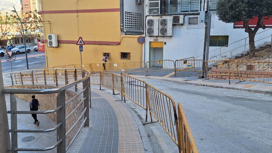 Obras que se eternizan para unos vecinos de Benidorm