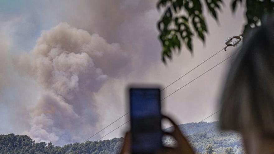 Una zona residencial sentenciada per les flames