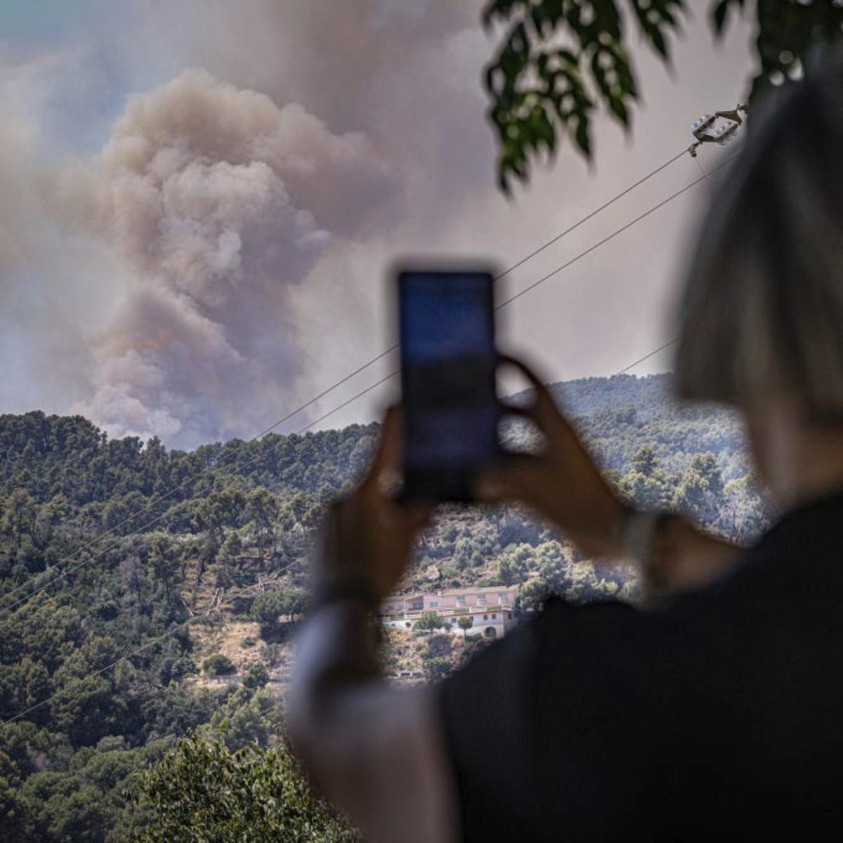 Una zona residencial sentenciada per les flames