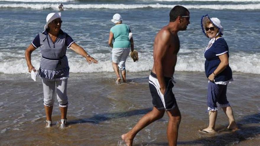 Baños de época al sol de septiembre