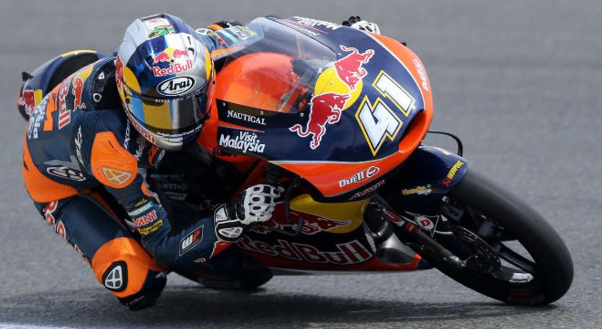 ELMOGP. Le Mans (France), 07/05/2016.- Southa African Moto 3 rider Brad Binder of Red Bull KTM Ajo in action during the Qualifying of the French motorcycling Grand Prix at Le Mans race track, Le Mans, France, 07 May 2016. (Motociclismo, Francia) EFE/EPA/EDDY LEMAISTRE