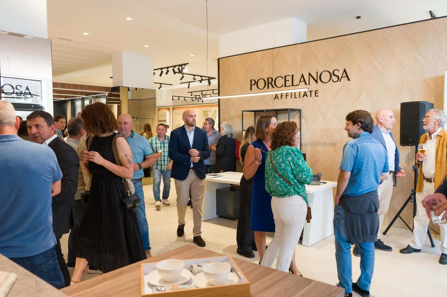 Judit Mascó, en la inauguración de la nueva tienda de Porcelanosa en Galicia