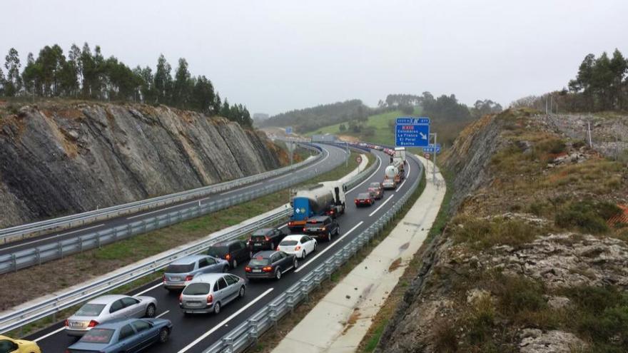 La DGT activa su dispositivo para el puente: controles de alcohol y drogas y velocidad con el radar &quot;Pegasus&quot;