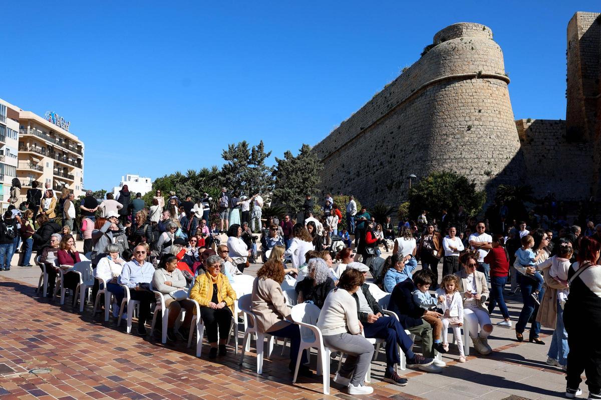 Las imágenes del Santo Encuentro en el parque Reina Sofía de Ibiza