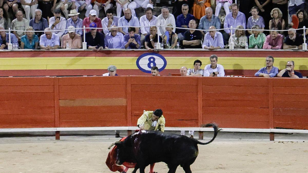 Morante de la Puebla, cogido al entrar a matar al quinto
