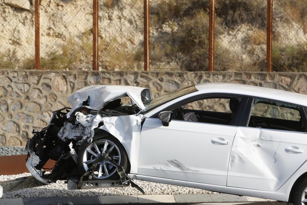 Accidente de tráfico en la avenida de Villajoyosa de Alicante