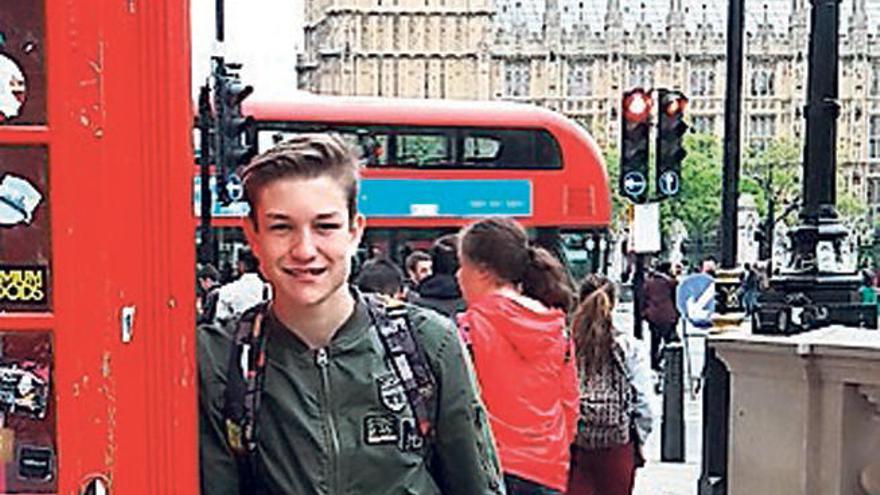 Domingo Carmona, el joven fallecido, durante un reciente viaje a Londres.