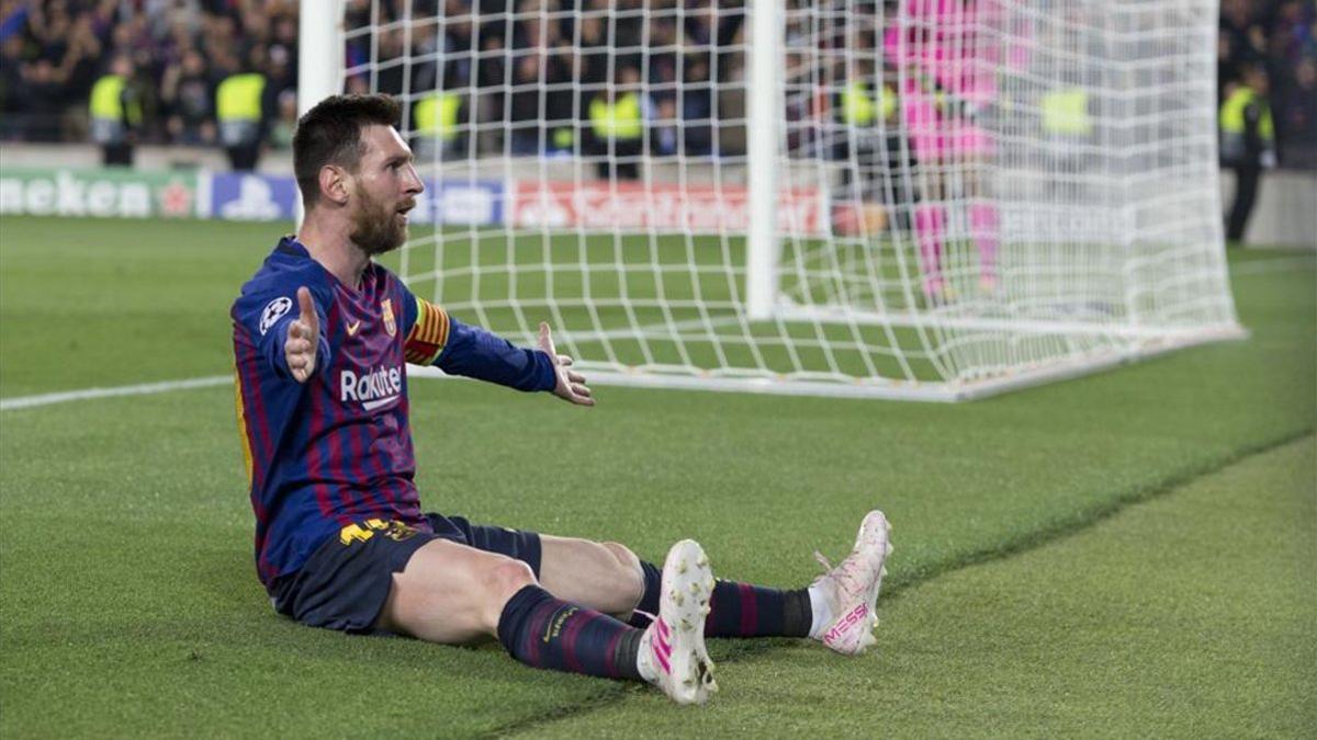 Messi celebró su golazo de falta ante la afición