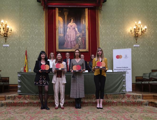 Las ganadores del premio de izquierda a derecha: Isabel Molina Peralta, Elsa Prada-Nuñez, María Cruz Minguillón Bengochea y Andrea González.