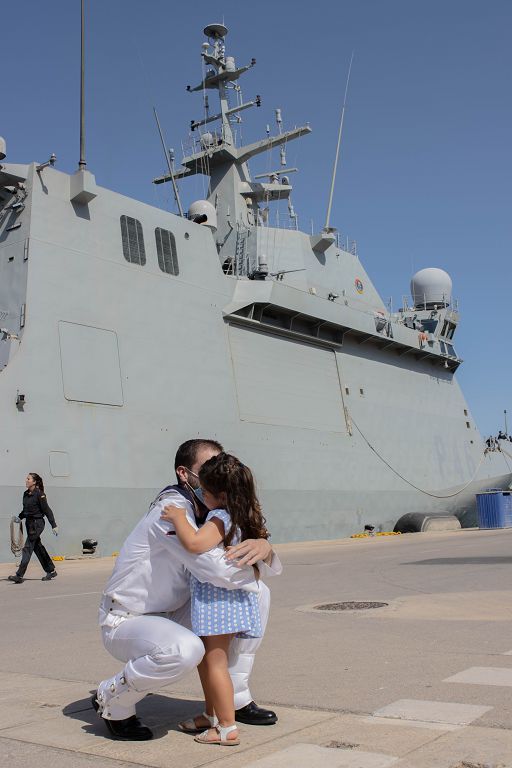 Marineros del "Furor" vuelven con sus familias a Cartagena tras cuatro meses de lucha contra la piratería