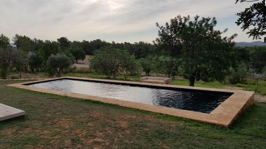 Santa Eulària sanciona con más de un millón de euros las ampliaciones ilegales de una vivienda y un restaurante
