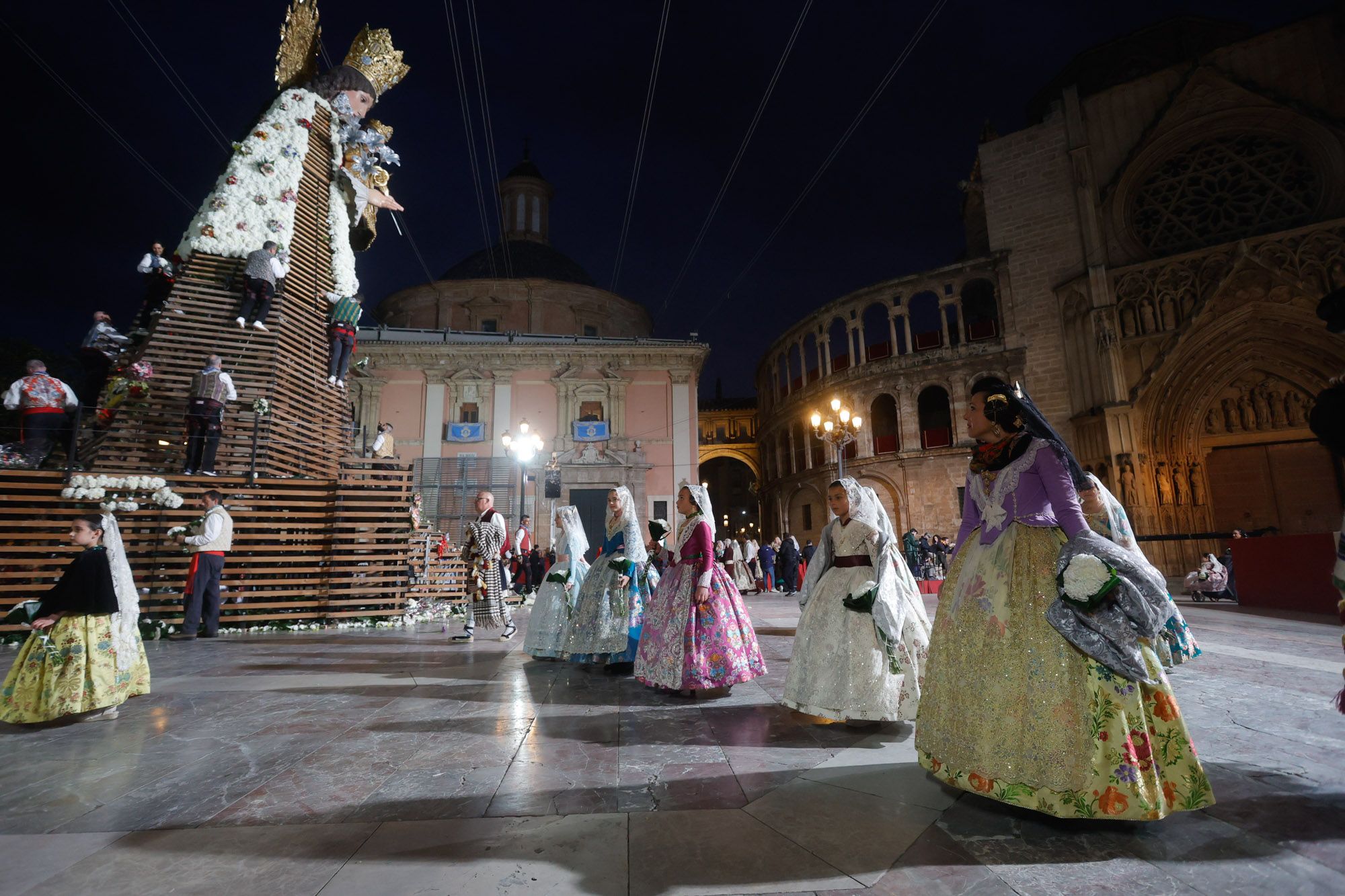 Todas las fotos de la Ofrenda del 17 de marzo por la calle San Vicente de 19:00 a 20:00 horas