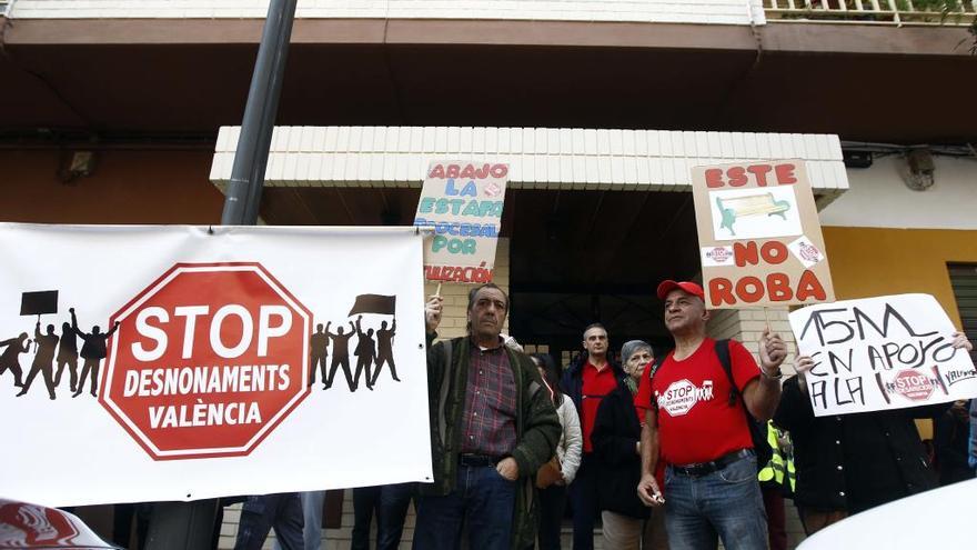 Imagen de uno de los últimos desahucios paralizados en València.