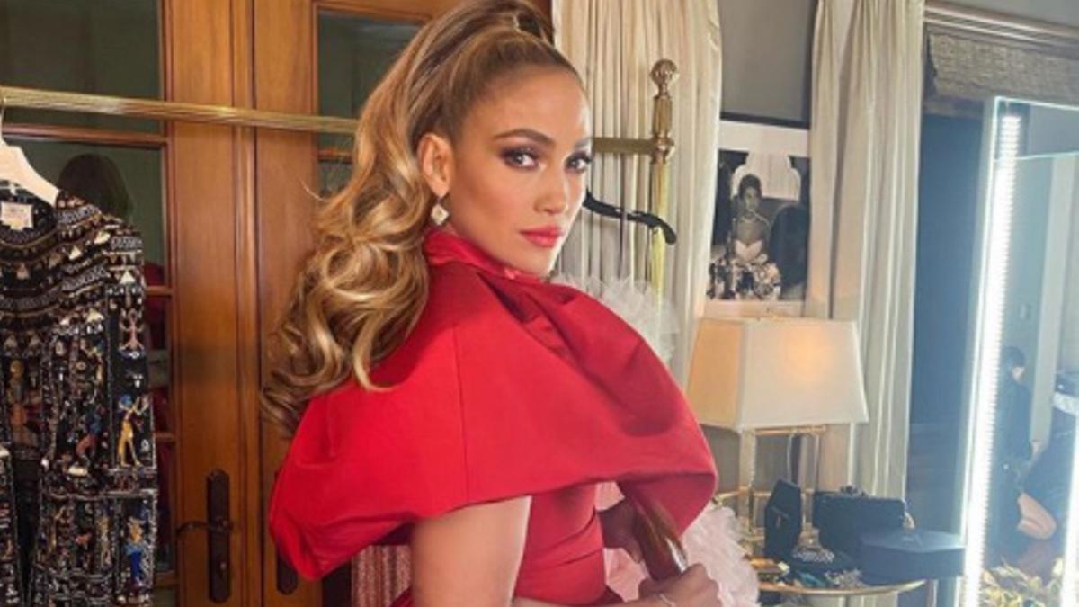 La foto que desvela el truco del peinado de Jennifer Lopez en los People's Choice Awards 2020