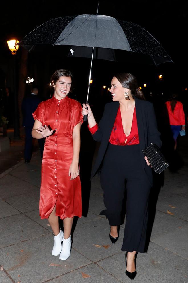 Amaia de España es la mujer de rojo