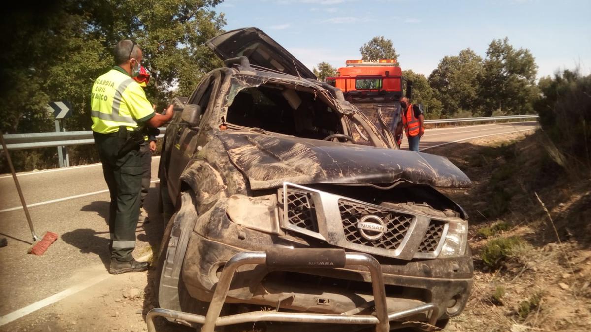 Accidente de tráfico en Manzanal de Arriba con el vuelco de un todoterreno.