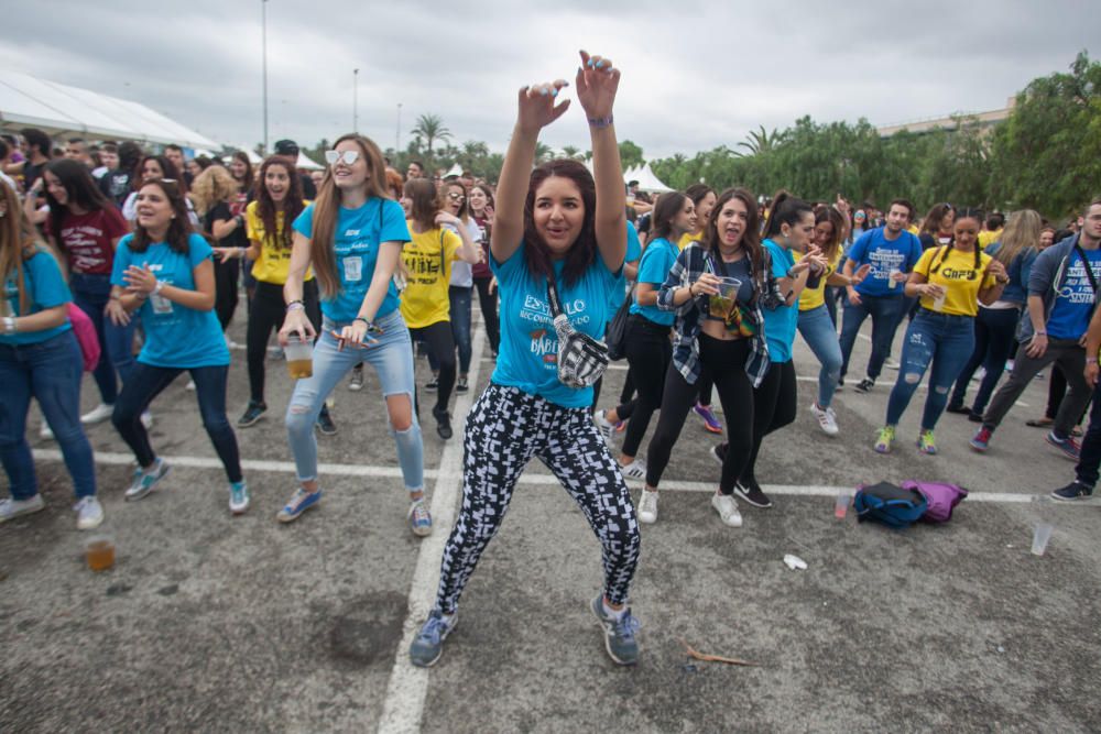 Miles de estudiantes en la macrofiesta universitar