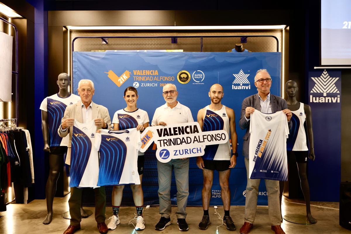 Presentación camisetas del Medio Maratón Valencia Trinidad Alfonso
