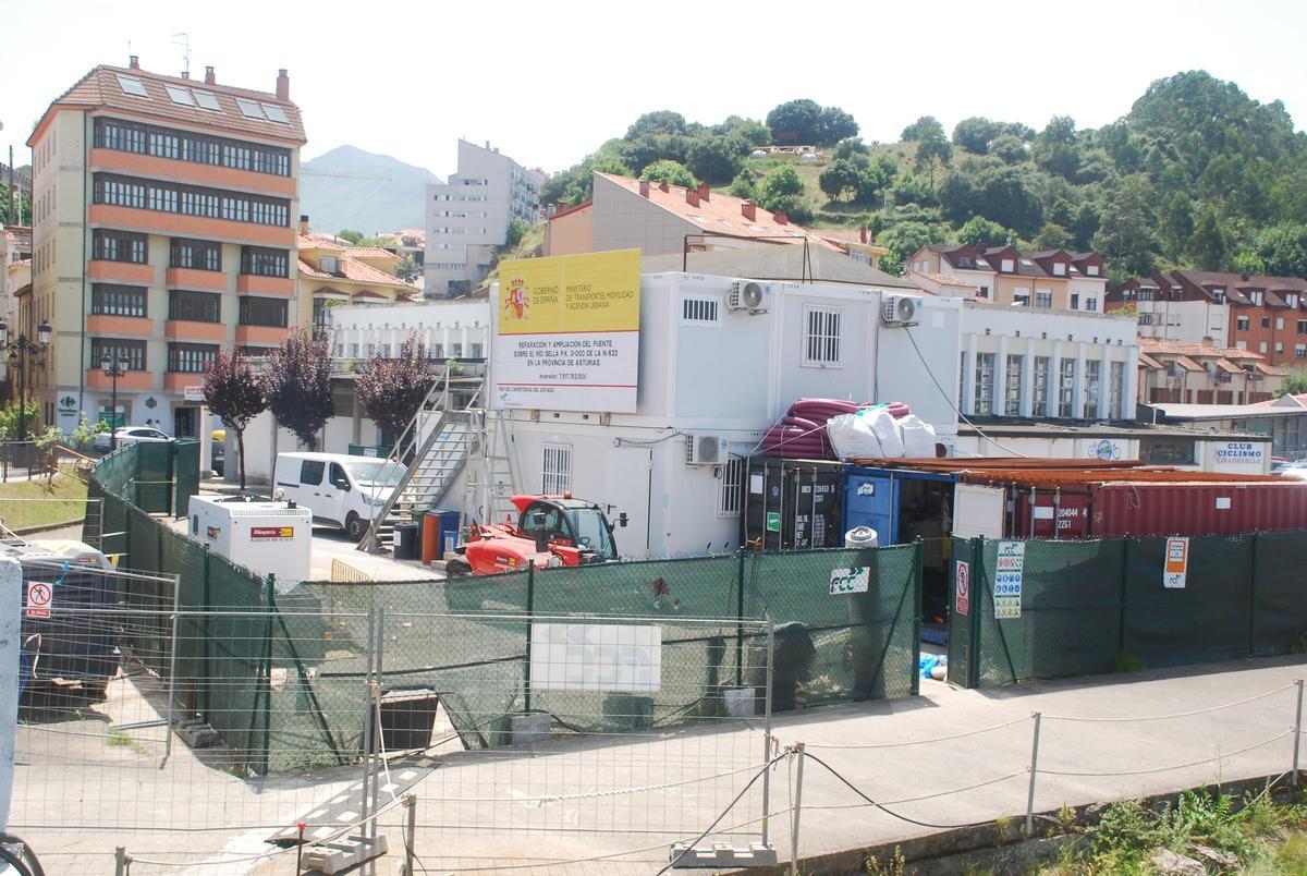 Obras en el puente de Ribadesella.zip