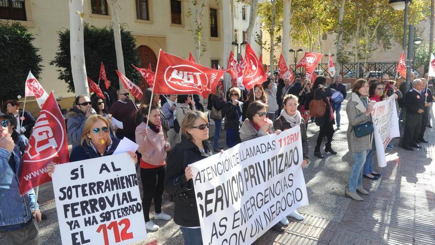 Empleados del 112 protestan en San Esteban