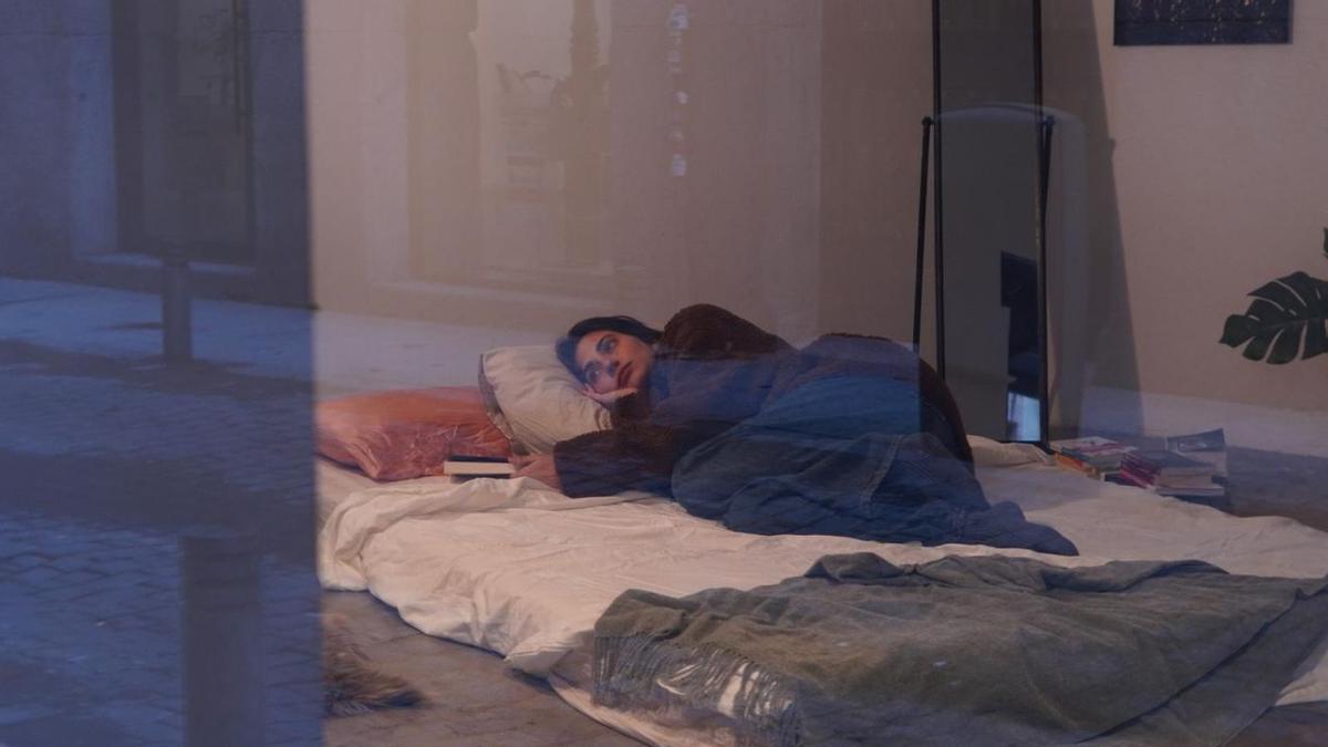 Mariam Bustos en el interior del local.