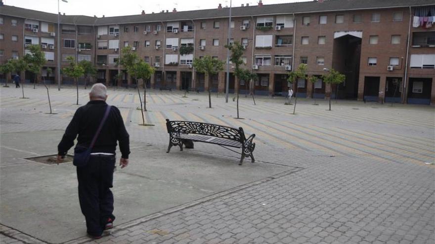 Ganemos exige a la Junta que acondicione su parque de viviendas públicas en el barrio de Palmeras