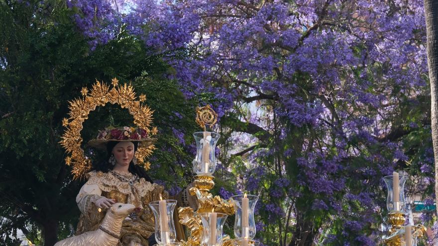 La Pastora consuma sus procesiones hasta la coronación