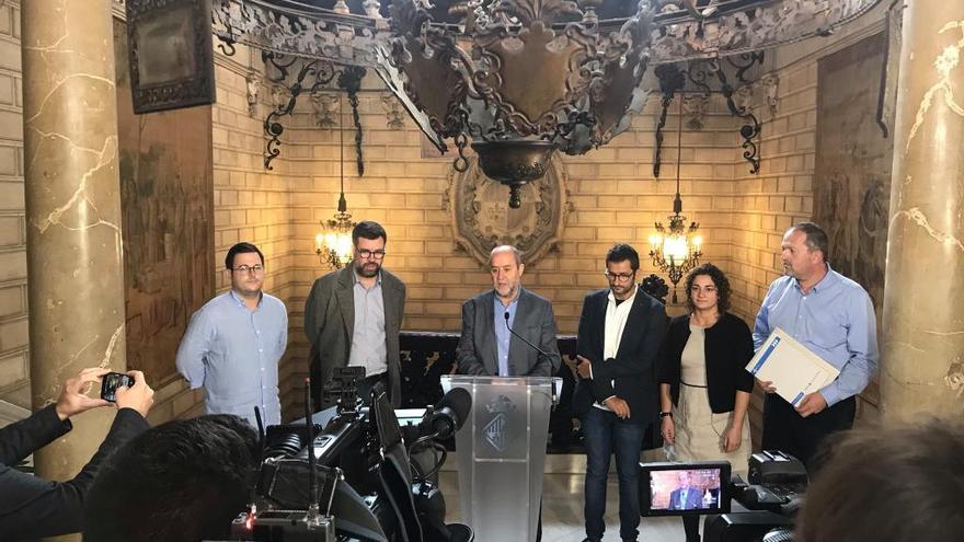 Los alcaldes de Palma y Marratxí han firmado hoy el convenio de colaboración.