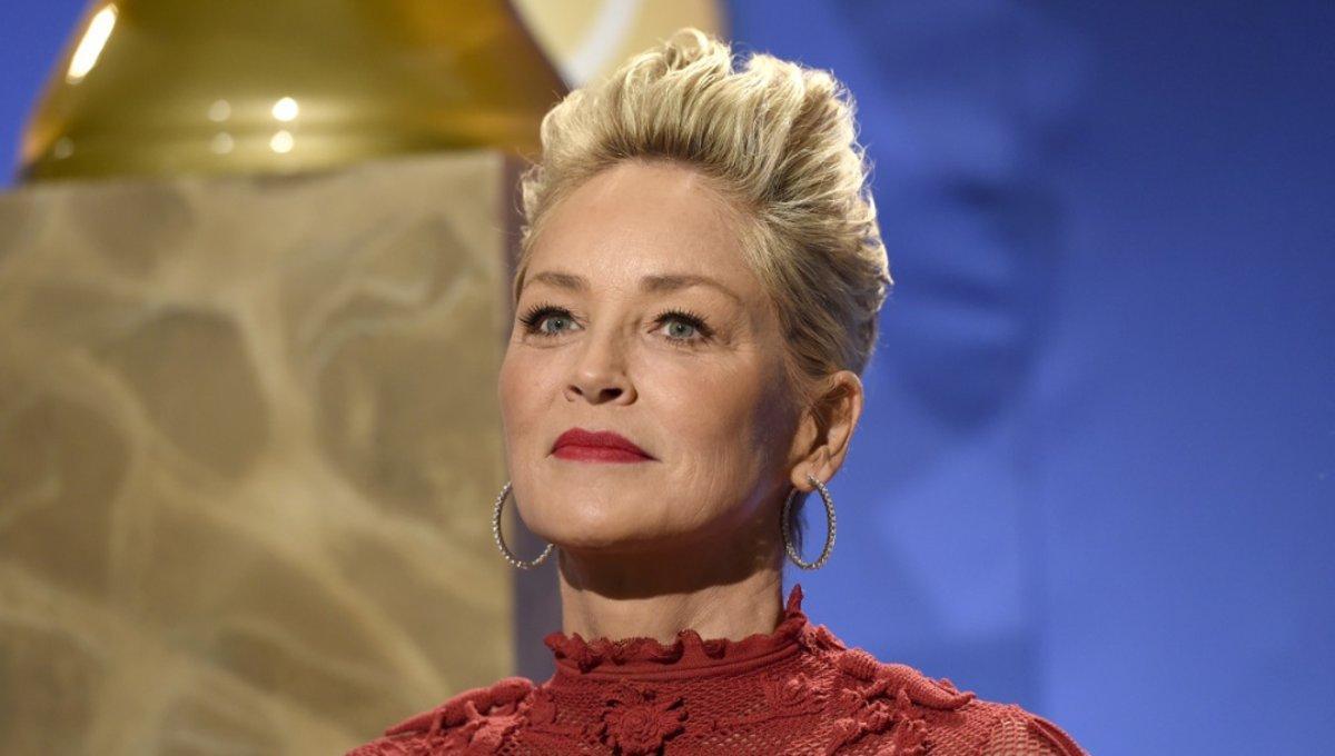 Un rayo cae sobre Sharon Stone mientras planchaba en su casa