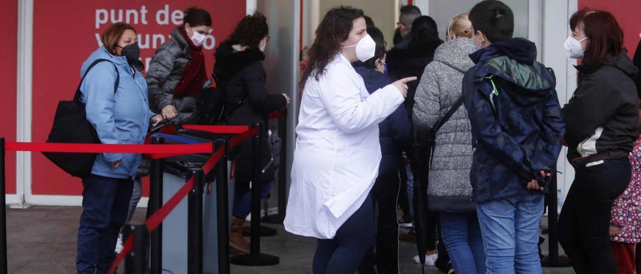 El vacunódromo de la Ciudad de las Ciencias de València reabrió tras las pasadas fallas. | F.CALABUIG