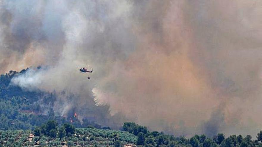 L&#039;incendi més virulent des del 2012 crema sense control a la Ribera d&#039;Ebre