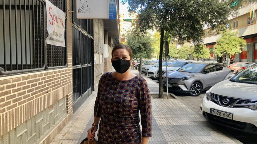 «Mi madre tiene que usar una cuchara para avisar al médico porque los timbres del hospital de Cáceres se han roto»