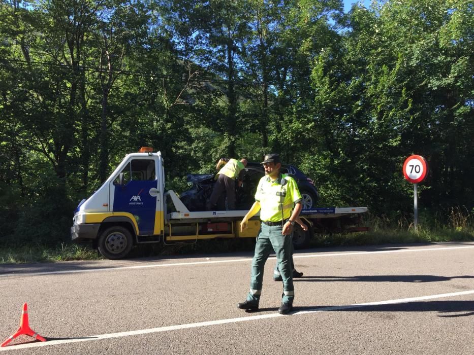 Espectacular accidente en Cangas de Onís