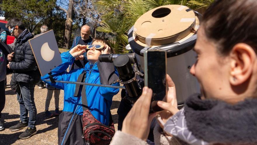  eclipse desata la pasión por la ciencia en España: la astronomía se convierte en 'best seller' y las exposiciones se expanden por todo el país