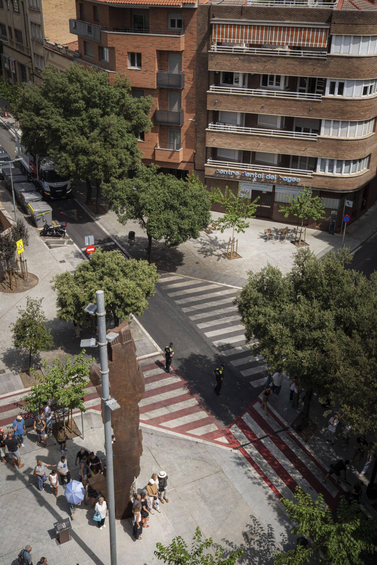 L'escultura que parla: S'inaugura la "Metralla" que recorda els morts manresans de la Guerra Civil L'escultura que parla: S'inaugura la "Metralla" que recorda els morts manresans de la Guerra Civil