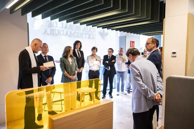 Las imágenes de la inauguración de la nueva sede de Caja Rural en Cáceres