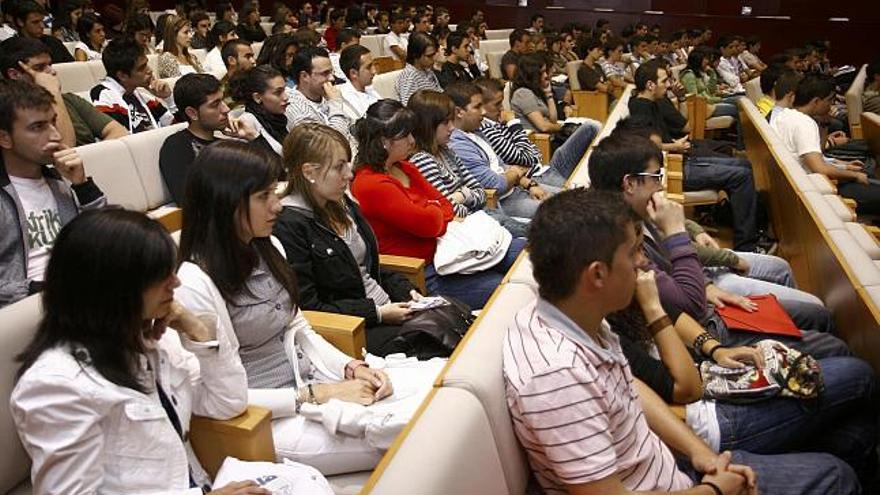 Acto de recepción de los alumnos de primer curso de las carreras de la Escuela Politécnica Superior, ayer en el Campus