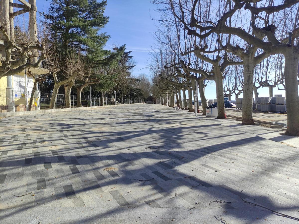 Paseos de la Mota de Benavente, en proceso de renovación.