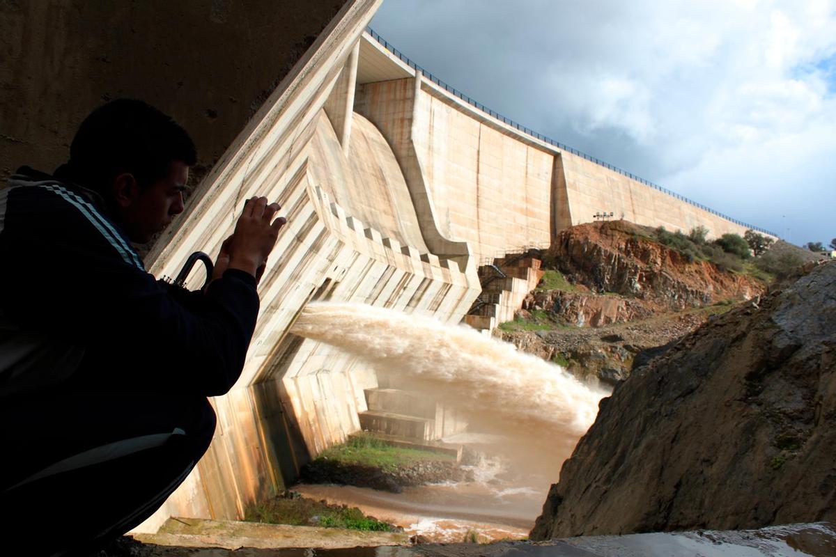 Un embalse andaluz en una imagen de archivo. / El Correo
