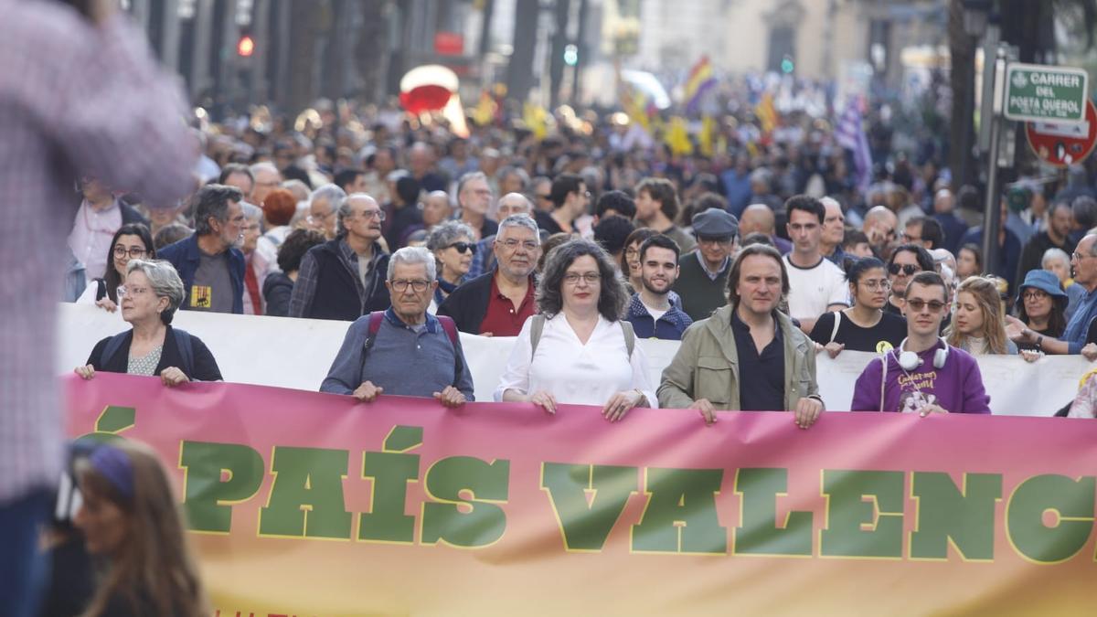 Manifestación en València para conmemorar la diada del 25 de abril