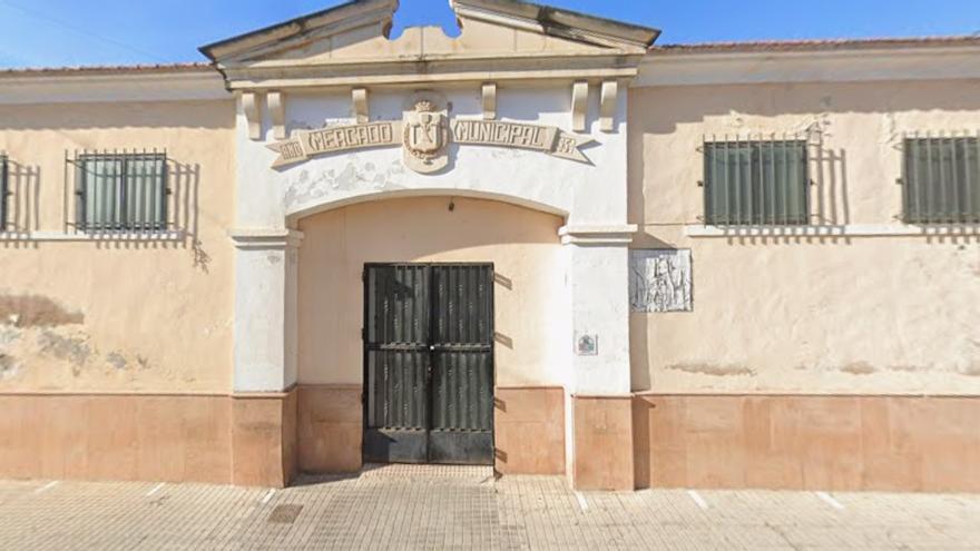 Monforte habilitará un mercado provisional ante el bloqueo de las obras en el actual edificio